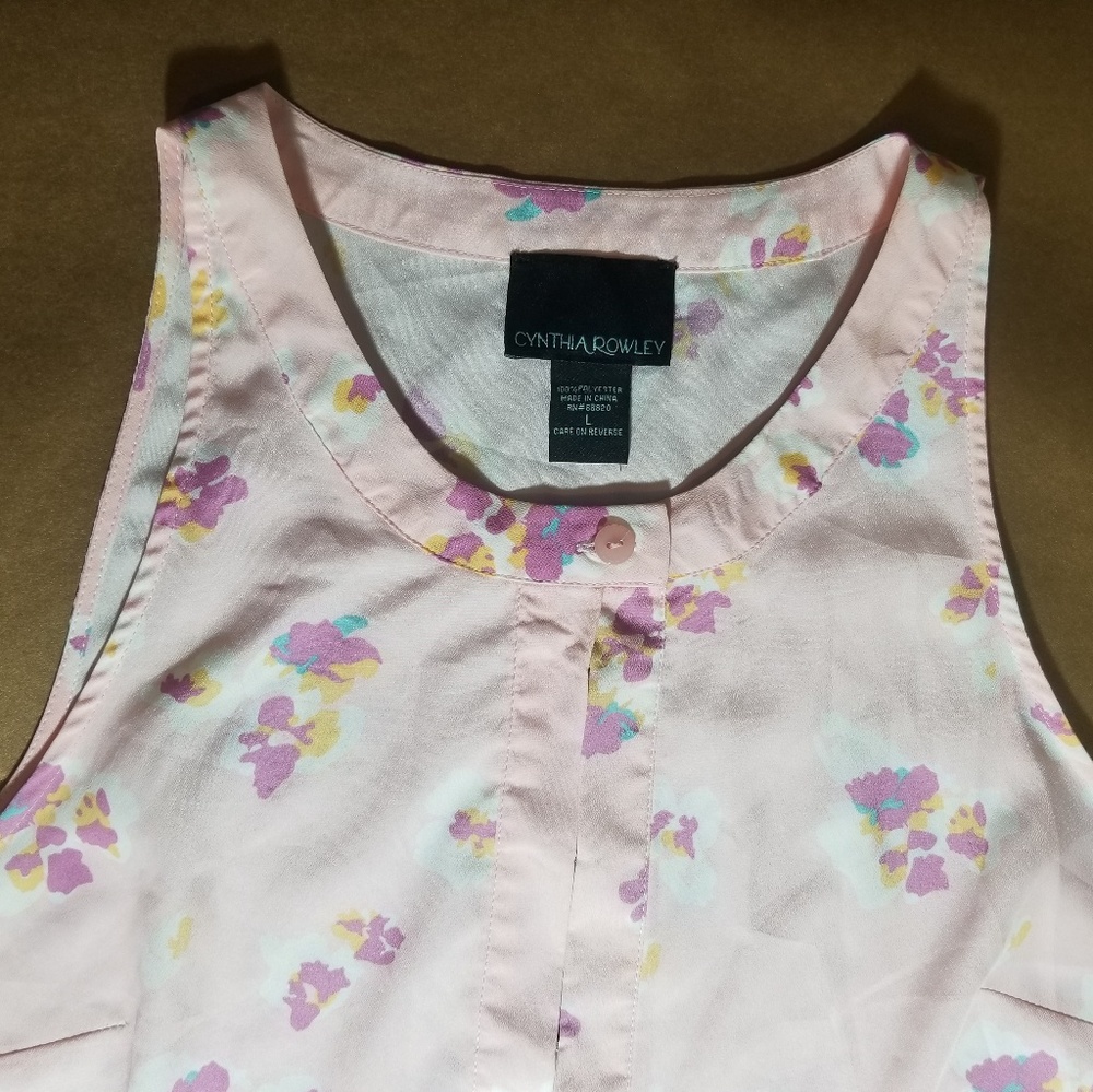 Tops - Picture 5 of 7